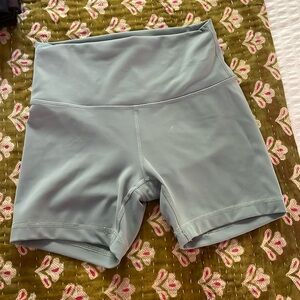 Lululemon athletica Wunder Train High-Rise Short 6"